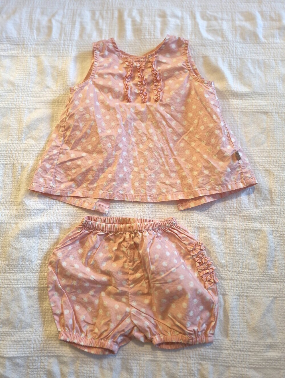 Wheat girls 9 bottom & 12 months top peach with white polka dot short set VGUC